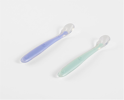 The silicone spoon